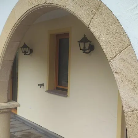 Haus Einhorn Lejlighedshotel