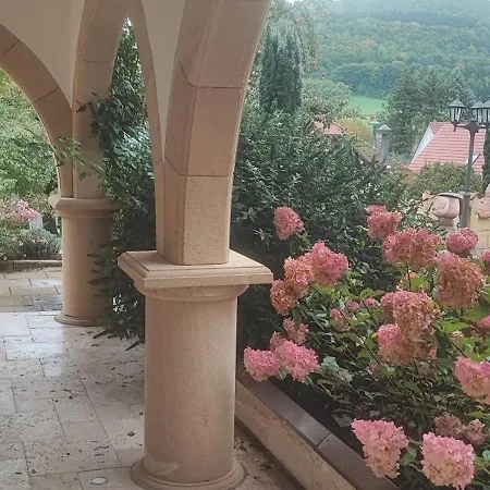 Haus Einhorn Lejlighedshotel 3*