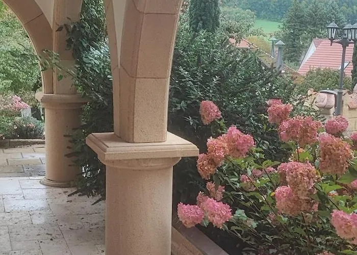 Haus Einhorn アパートホテル 3*