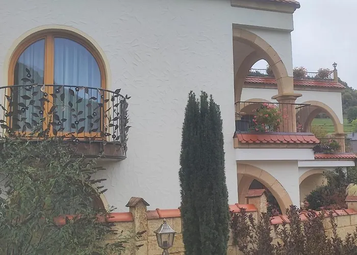 Haus Einhorn アパートホテル